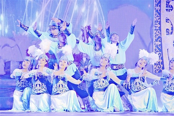 □2016年3月5日，乌苏市举办纳吾热孜节大型歌舞文艺晚会，展示了各族人民大团结、大繁荣的幸福生活。